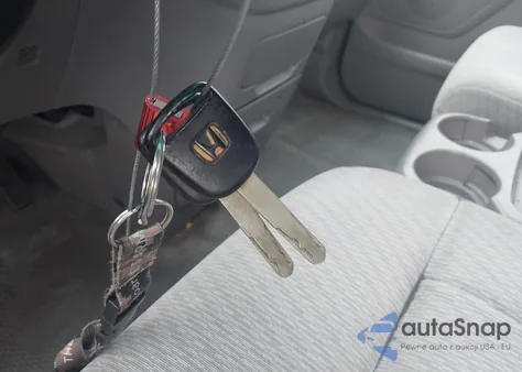 2004 Honda Odyssey Lx z USA, uszkodzony, nr VIN 5FNRL18514B110146